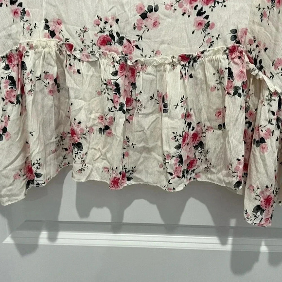 Francesca's Pink Floral Print 3/4 Sleeve Top - Picture 3 of 10